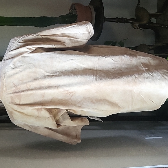 The Mountain tye dye wolf shirt - Picture 2 of 3